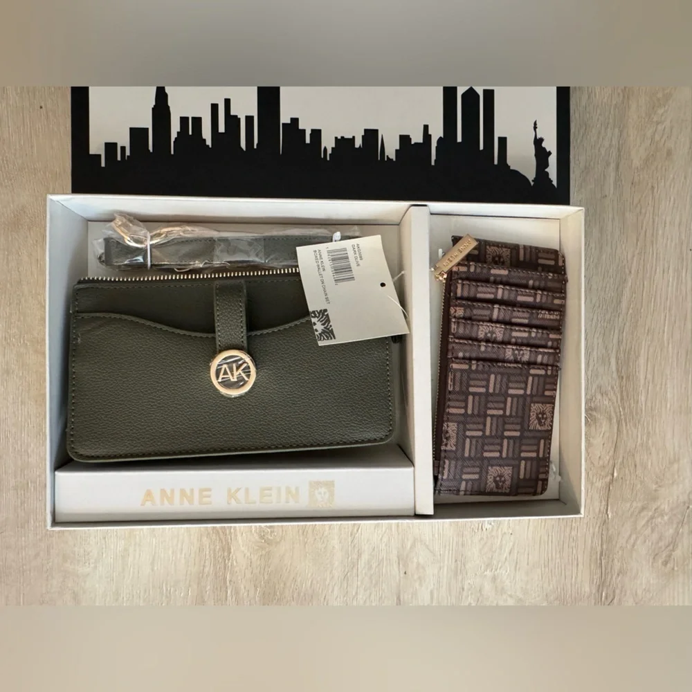 Anne Klein Olive and Brown Wallet and Cardholder Set